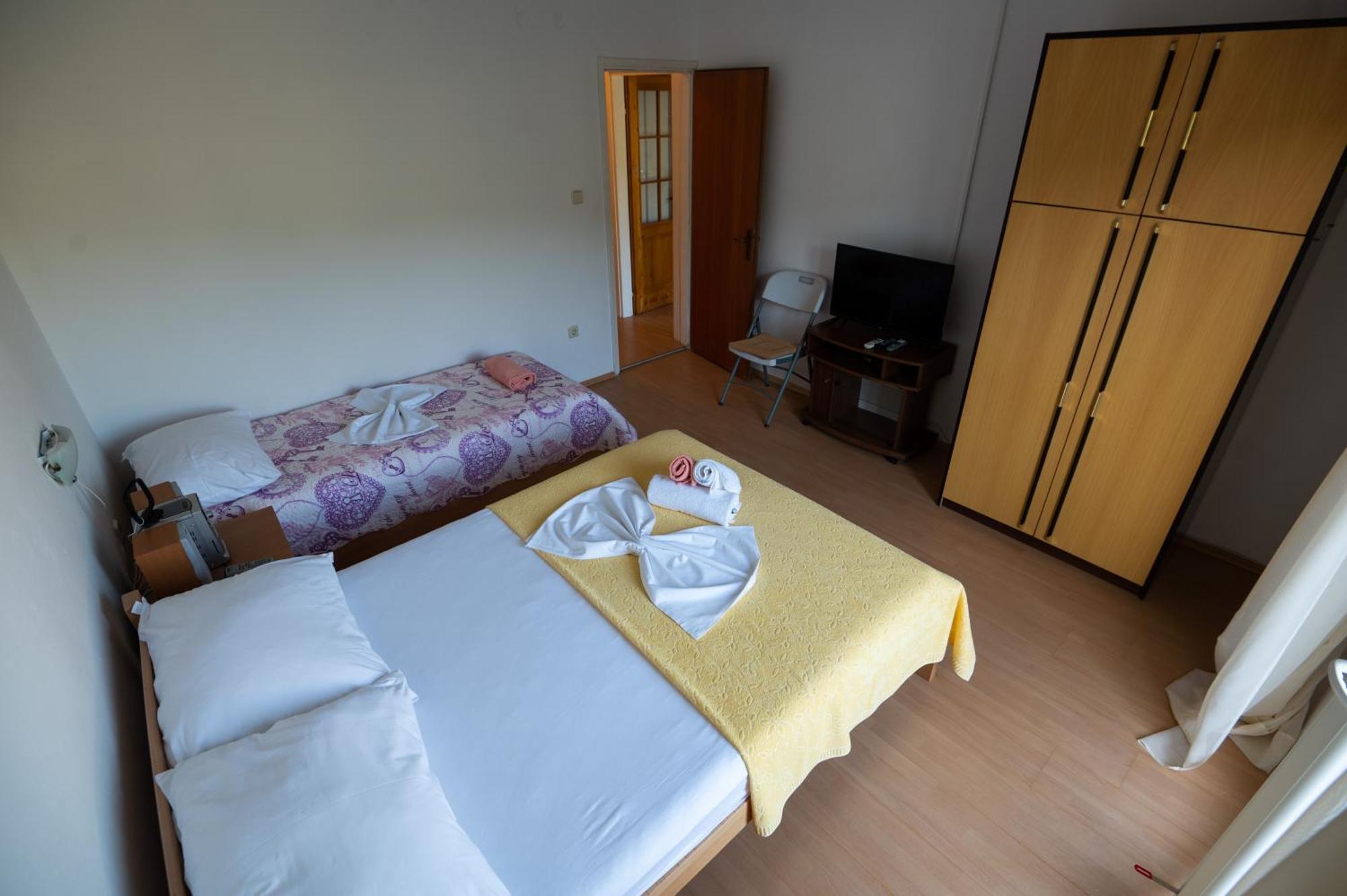 Marina'S Apartments Ražanac Habitación foto